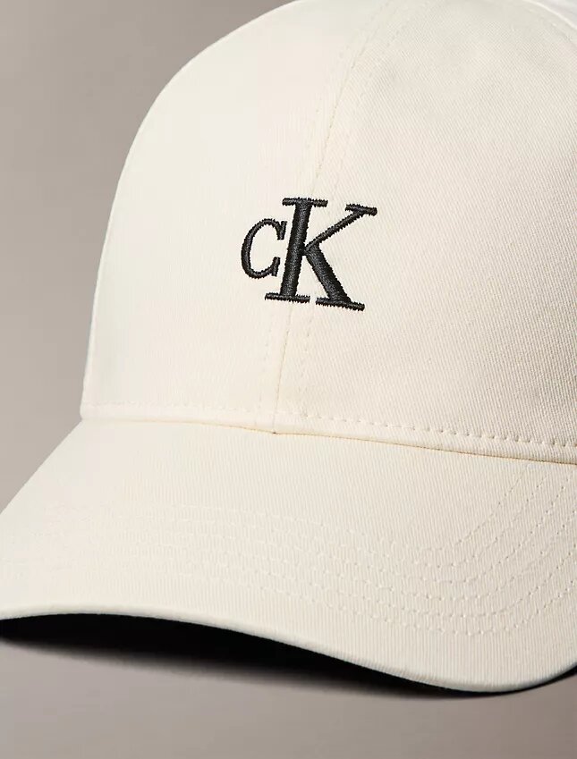Kompaktowa czapka z daszkiem z Monogramem Kompaktowa czapka z daszkiem z Monogramem