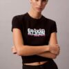 Kontrastowa koszulka slim fit z nadrukiem logo Kontrastowa koszulka slim fit z nadrukiem logo
