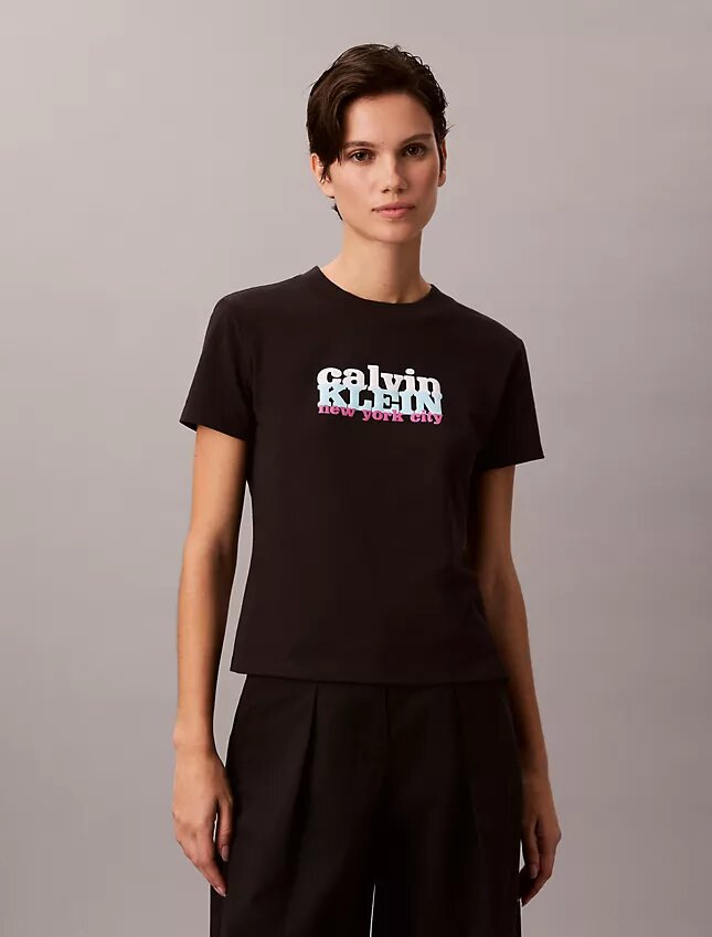 Kontrastowa koszulka slim fit z nadrukiem logo Kontrastowa koszulka slim fit z nadrukiem logo