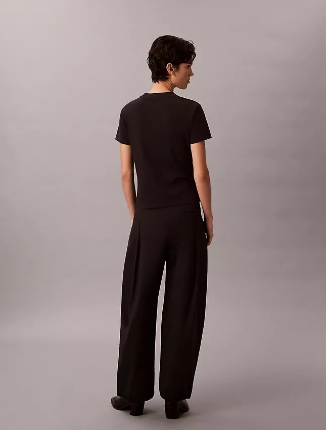 Kontrastowa koszulka slim fit z nadrukiem logo Kontrastowa koszulka slim fit z nadrukiem logo