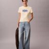 Kontrastowa koszulka slim fit z nadrukiem logo Kontrastowa koszulka slim fit z nadrukiem logo