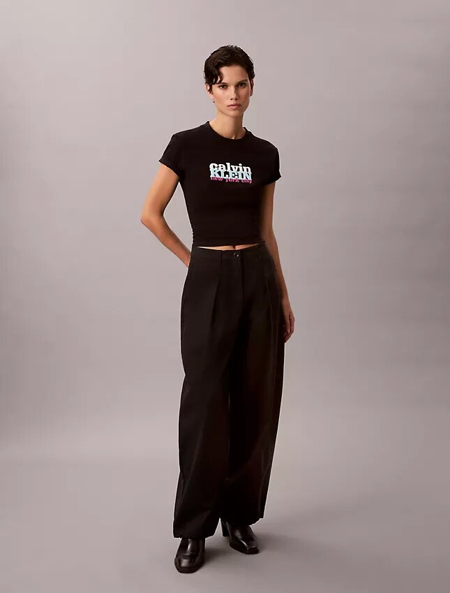 Kontrastowa koszulka slim fit z nadrukiem logo Kontrastowa koszulka slim fit z nadrukiem logo
