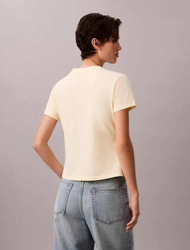 Kontrastowa koszulka slim fit z nadrukiem logo Kontrastowa koszulka slim fit z nadrukiem logo