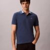 Koszulka polo z kołnierzykiem w stylu colorblock z pikowanej tkaniny Koszulka polo z kołnierzykiem w stylu colorblock z pikowanej tkaniny
