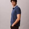 Koszulka polo z kołnierzykiem w stylu colorblock z pikowanej tkaniny Koszulka polo z kołnierzykiem w stylu colorblock z pikowanej tkaniny