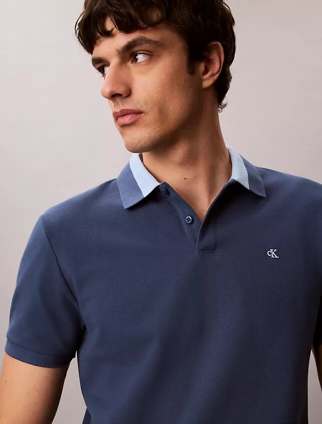 Koszulka polo z kołnierzykiem w stylu colorblock z pikowanej tkaniny Koszulka polo z kołnierzykiem w stylu colorblock z pikowanej tkaniny