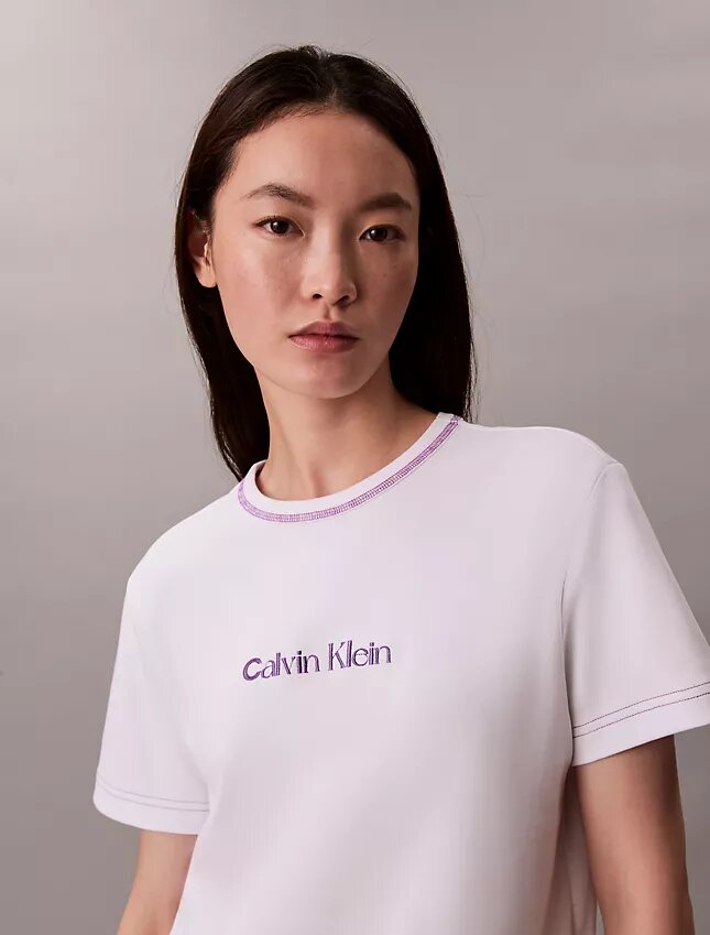 Koszulka slim fit z haftowanym logo Koszulka slim fit z haftowanym logo