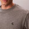 Koszulka z luźnym krojem i haftowanym Monogramem Koszulka z luźnym krojem i haftowanym Monogramem