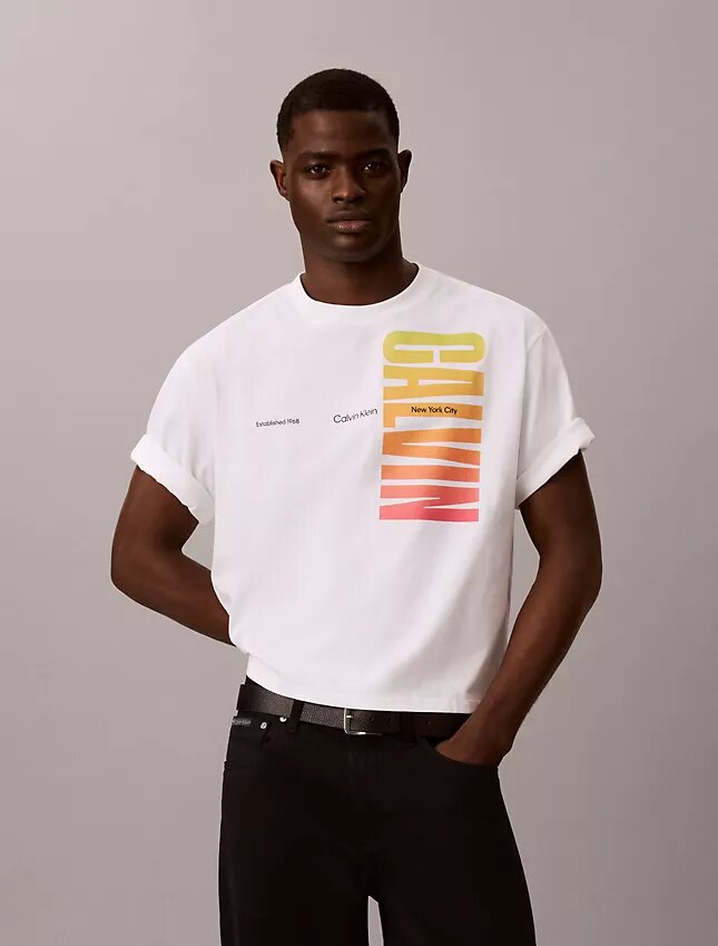 Koszulka z odważnym logo Pride Koszulka z odważnym logo Pride