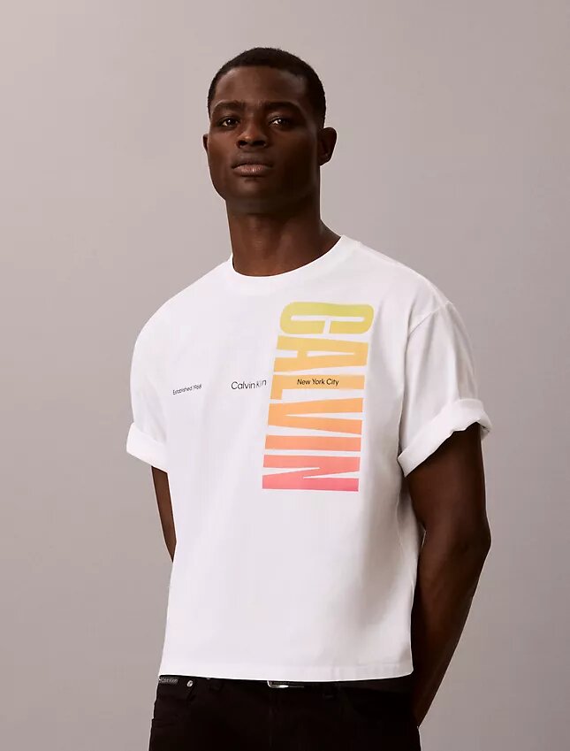 Koszulka z odważnym logo Pride Koszulka z odważnym logo Pride
