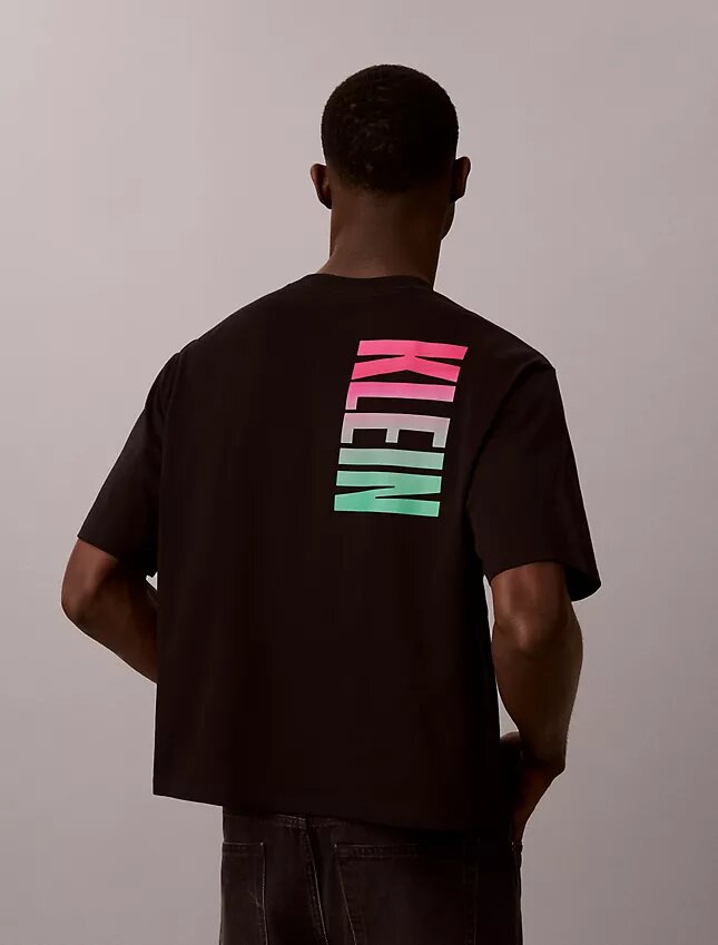 Koszulka z odważnym logo Pride Koszulka z odważnym logo Pride