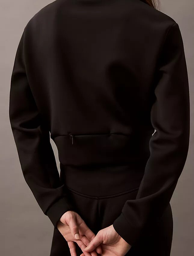 Krótka bluza z okrągłym dekoltem Krótka bluza z okrągłym dekoltem