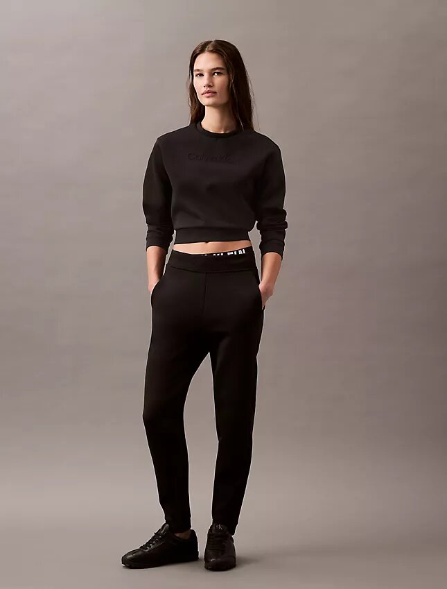 Krótka bluza z okrągłym dekoltem Krótka bluza z okrągłym dekoltem