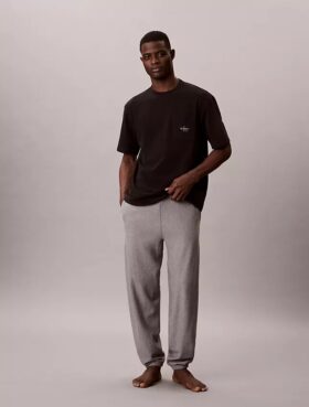 Kultowa bawełniana koszulka do spania Monologo Cotton Stretch z elastycznym materiałem Kultowa bawełniana koszulka do spania Monologo Cotton Stretch z elastycznym materiałem