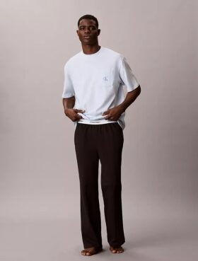 Kultowa bawełniana koszulka do spania Monologo Cotton Stretch z elastycznym materiałem Kultowa bawełniana koszulka do spania Monologo Cotton Stretch z elastycznym materiałem