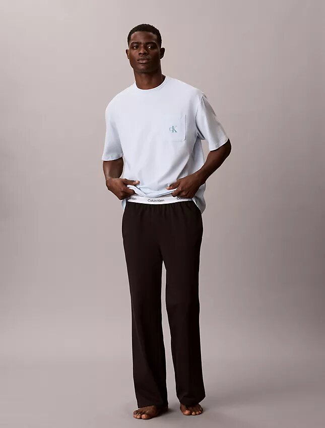 Kultowa bawełniana koszulka do spania Monologo Cotton Stretch z elastycznym materiałem Kultowa bawełniana koszulka do spania Monologo Cotton Stretch z elastycznym materiałem