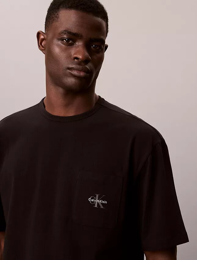 Kultowa bawełniana koszulka do spania Monologo Cotton Stretch z elastycznym materiałem Kultowa bawełniana koszulka do spania Monologo Cotton Stretch z elastycznym materiałem