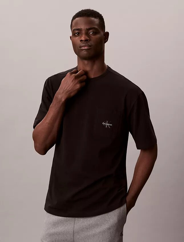 Kultowa bawełniana koszulka do spania Monologo Cotton Stretch z elastycznym materiałem Kultowa bawełniana koszulka do spania Monologo Cotton Stretch z elastycznym materiałem
