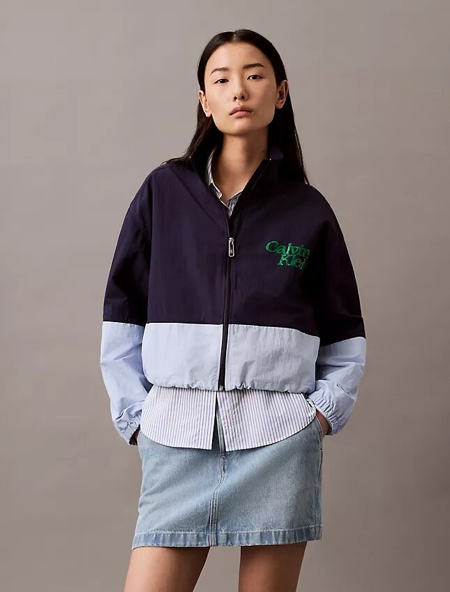 Kurtka z nylonu w stylu colorblock z zamkiem błyskawicznym Kurtka z nylonu w stylu colorblock z zamkiem błyskawicznym