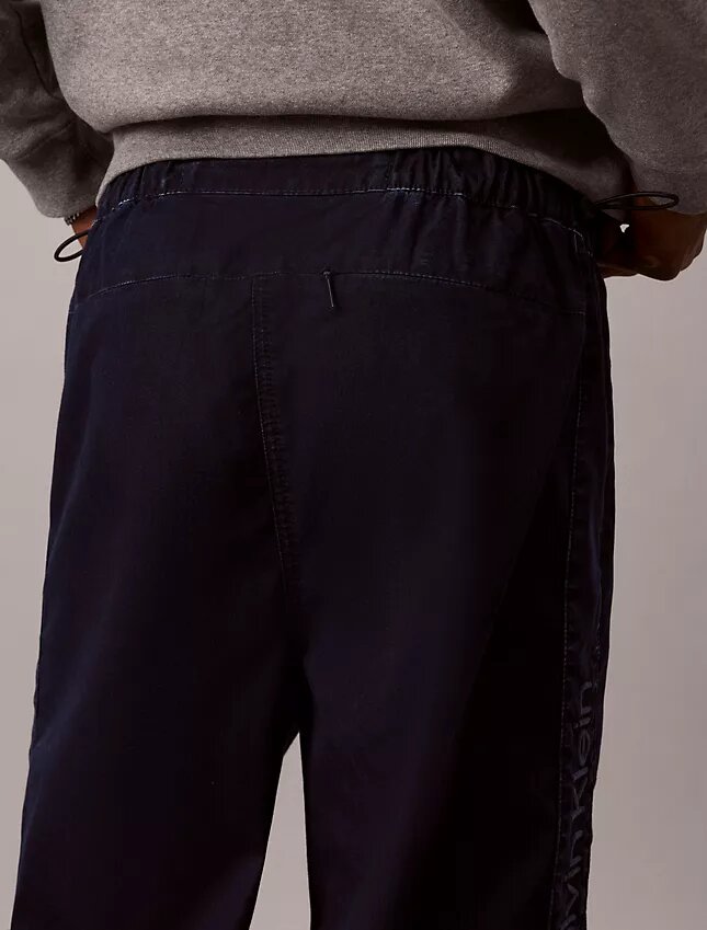 Lekkie spodnie dresowe z Denimu w kolorze indygo Lekkie spodnie dresowe z Denimu w kolorze indygo