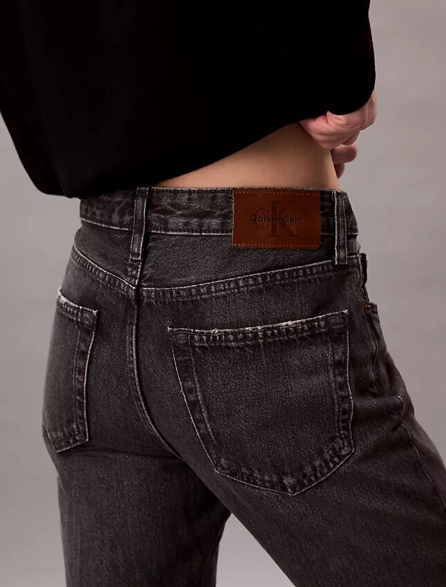 Luźne jeansy typu bootcut Luźne jeansy typu bootcut