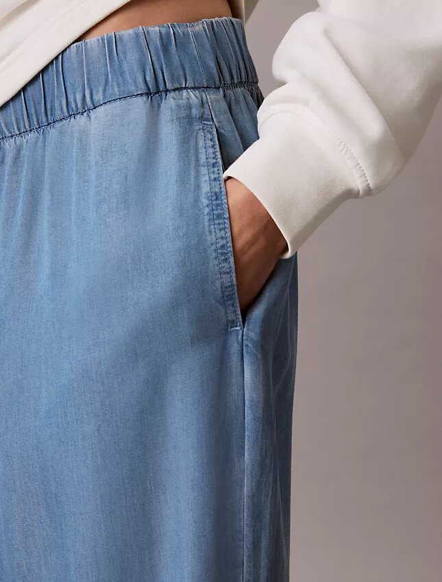 Luźne jeansy z denimu Luźne jeansy z denimu