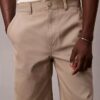 Luźne szorty chino w stylu lat 90.