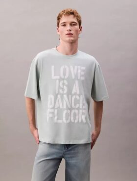 Marc Hundley Pride Love to luźna koszulka w stylu dance floor