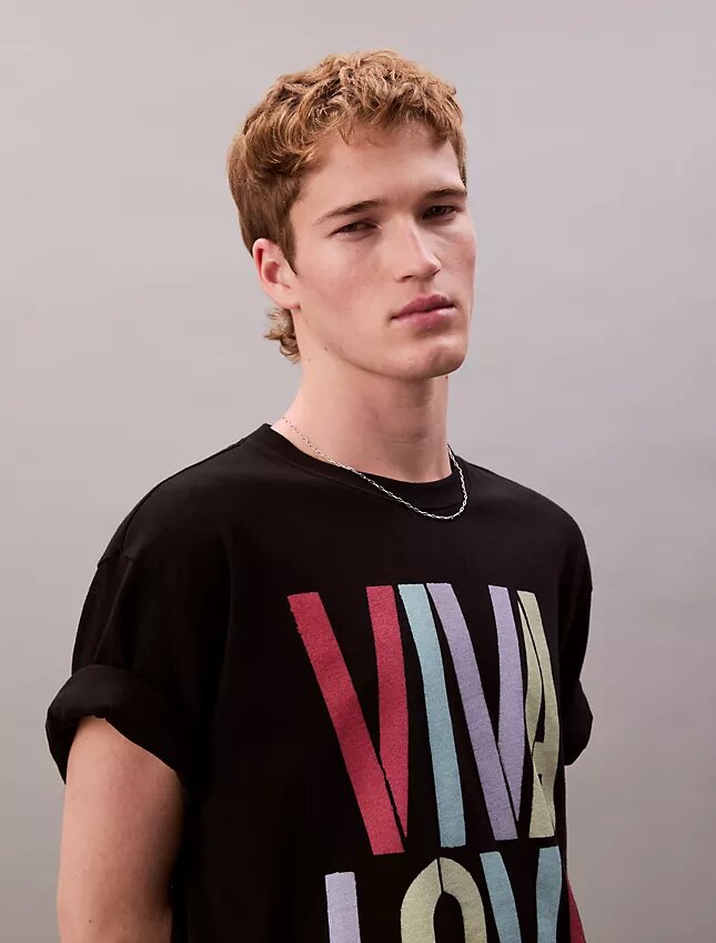 Marc Hundley Pride Viva Love Koszulka o luźnym kroju Marc Hundley Pride Viva Love Koszulka o luźnym kroju