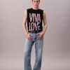 Marc Hundley Pride Viva Love Top bez rękawów o luźnym kroju Marc Hundley Pride Viva Love Top bez rękawów o luźnym kroju