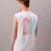 Marc Hundley Pride Viva Love Top bez rękawów o luźnym kroju Marc Hundley Pride Viva Love Top bez rękawów o luźnym kroju