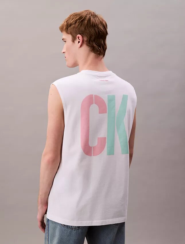 Marc Hundley Pride Viva Love Top bez rękawów o luźnym kroju Marc Hundley Pride Viva Love Top bez rękawów o luźnym kroju