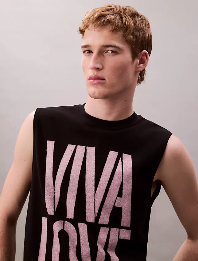Marc Hundley Pride Viva Love Top bez rękawów o luźnym kroju Marc Hundley Pride Viva Love Top bez rękawów o luźnym kroju