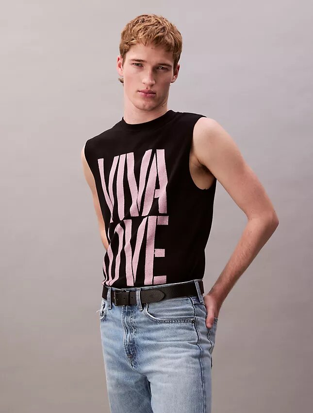 Marc Hundley Pride Viva Love Top bez rękawów o luźnym kroju Marc Hundley Pride Viva Love Top bez rękawów o luźnym kroju
