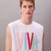 Marc Hundley Pride Viva Love Top bez rękawów o luźnym kroju Marc Hundley Pride Viva Love Top bez rękawów o luźnym kroju