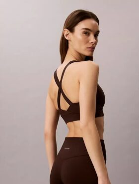 Miękki sportowy biustonosz o średnim stopniu wsparcia
