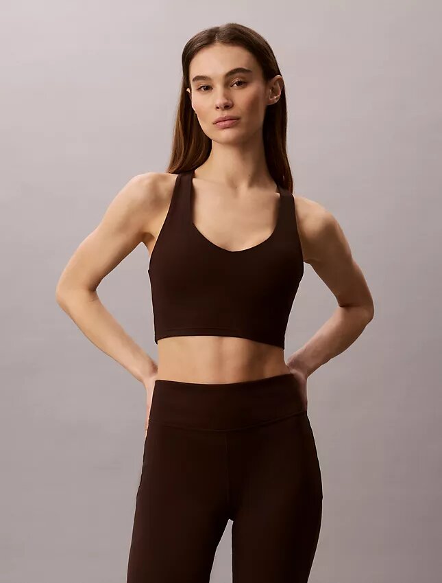 Miękki sportowy top z biustonoszem o niskim stopniu wsparcia Miękki sportowy top z biustonoszem o niskim stopniu wsparcia