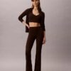 Miękki sportowy top z biustonoszem o niskim stopniu wsparcia Miękki sportowy top z biustonoszem o niskim stopniu wsparcia