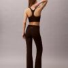 Miękki sportowy top z biustonoszem o niskim stopniu wsparcia Miękki sportowy top z biustonoszem o niskim stopniu wsparcia