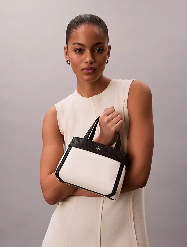 Mini torebka crossbody z płótna Monogram Mini torebka crossbody z płótna Monogram