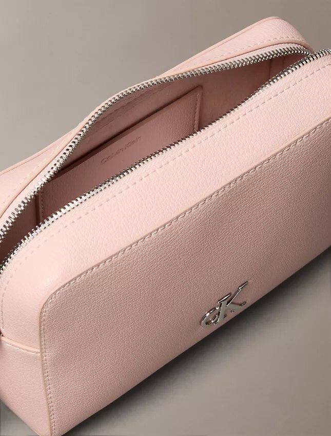 Minimalistyczna torebka na ramię z Monogramem Minimalistyczna torebka na ramię z Monogramem
