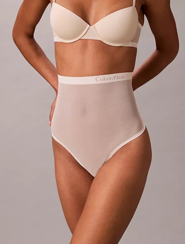 Minimalistyczne Thong z siateczki z wysokim stanem Minimalistyczne Thong z siateczki z wysokim stanem