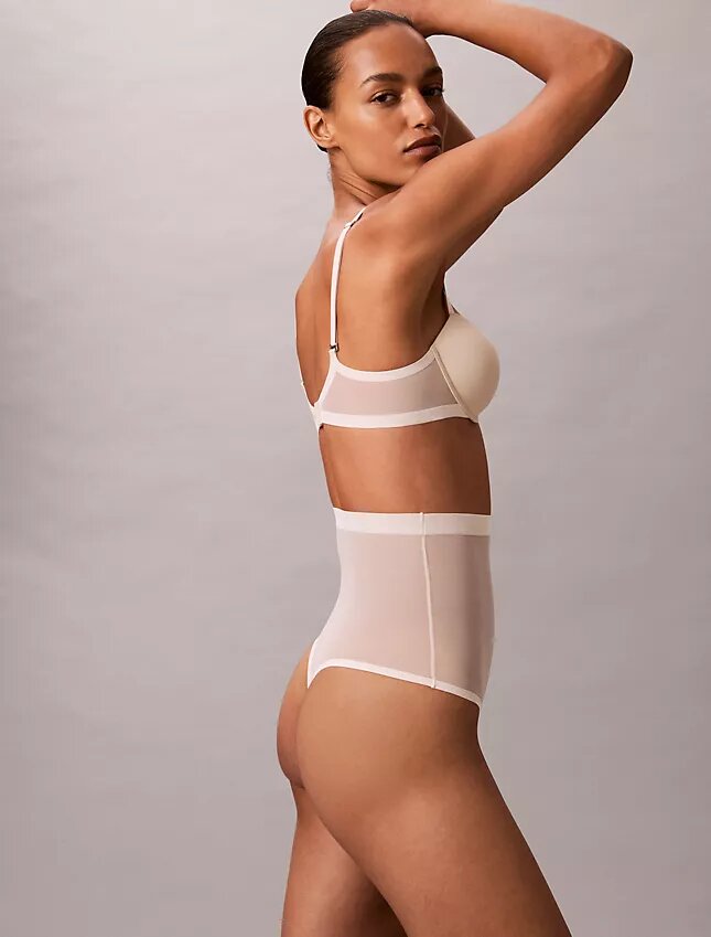 Minimalistyczne Thong z siateczki z wysokim stanem Minimalistyczne Thong z siateczki z wysokim stanem