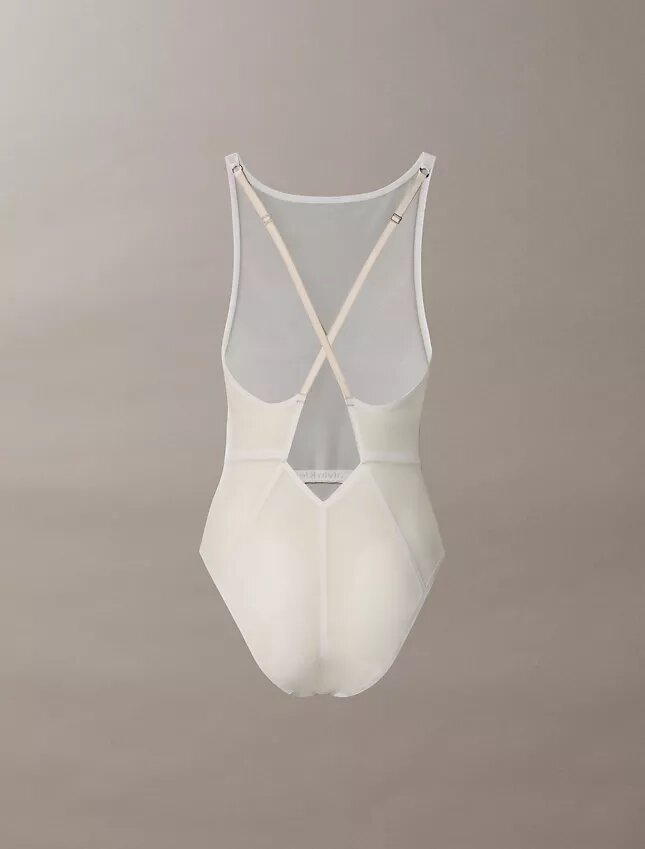 Minimalistyczny body z siateczki modelującej sylwetkę Minimalistyczny body z siateczki modelującej sylwetkę