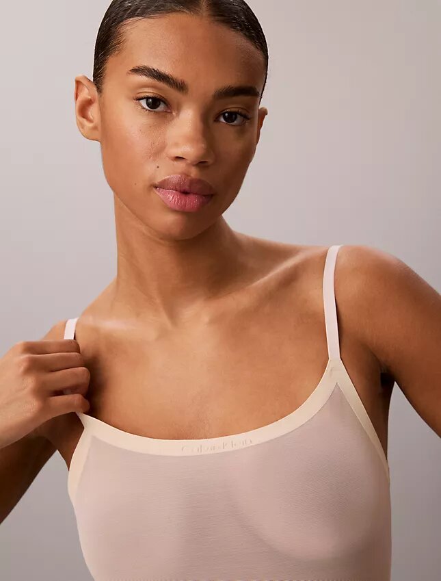 Minimalistyczny body z siateczki sięgające do połowy uda Minimalistyczny body z siateczki sięgające do połowy uda