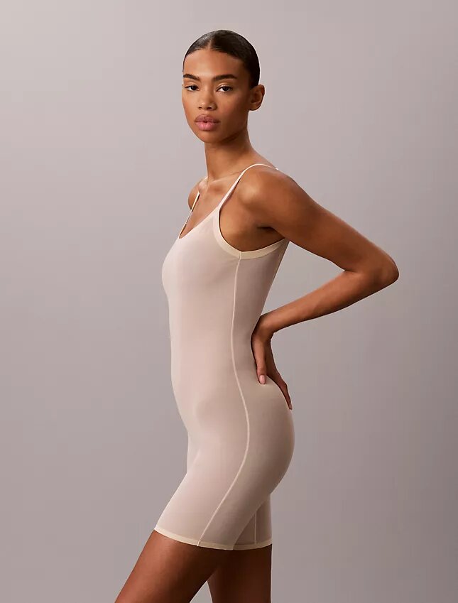 Minimalistyczny body z siateczki sięgające do połowy uda Minimalistyczny body z siateczki sięgające do połowy uda
