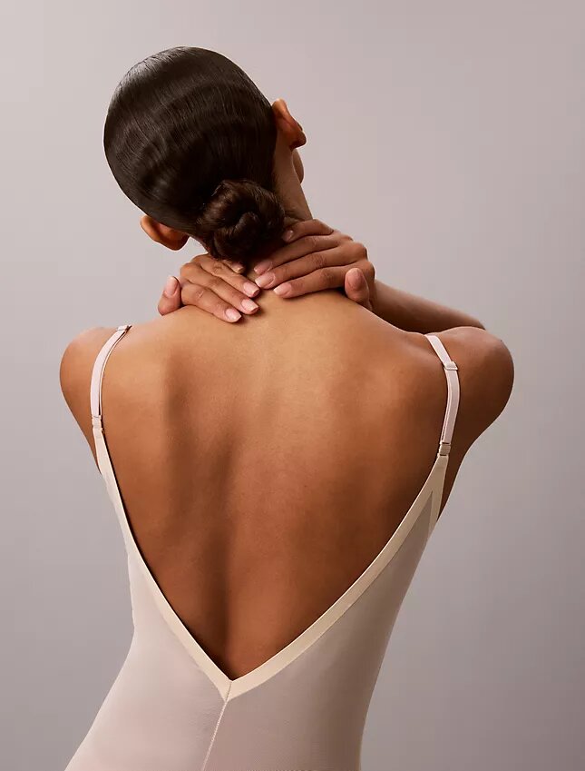Minimalistyczny body z siateczki sięgające do połowy uda Minimalistyczny body z siateczki sięgające do połowy uda