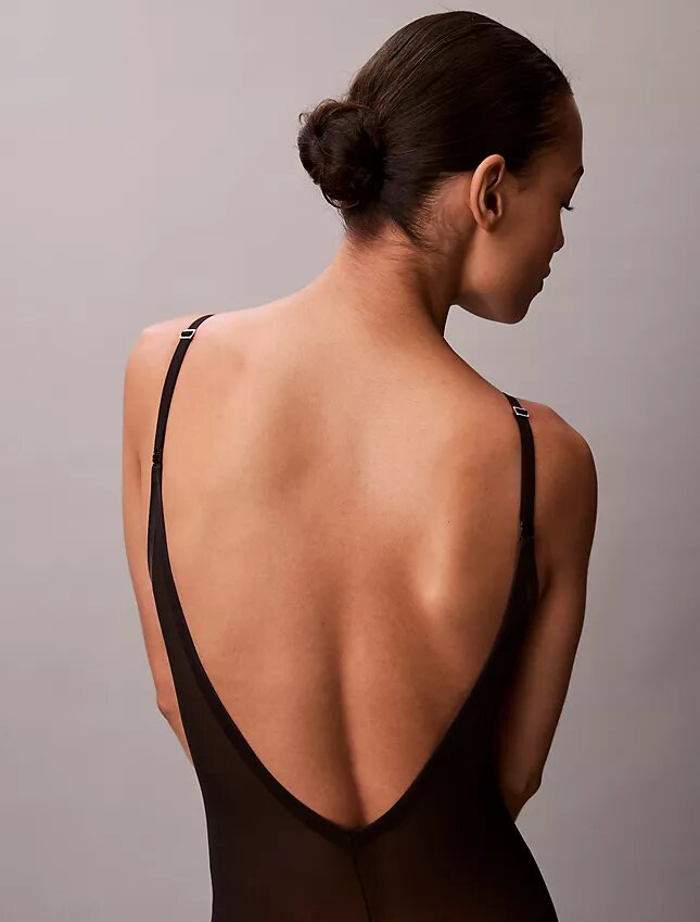 Minimalistyczny body z siateczki sięgające do połowy uda Minimalistyczny body z siateczki sięgające do połowy uda