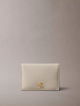 Minimalistyczny portfel z klapką z Monogramem