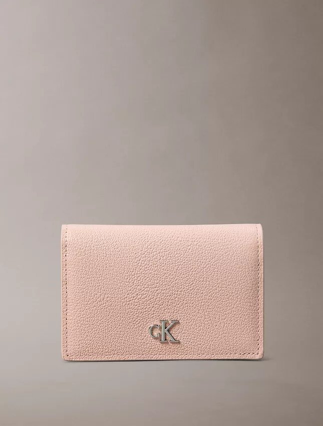 Minimalistyczny portfel z klapką z Monogramem Minimalistyczny portfel z klapką z Monogramem